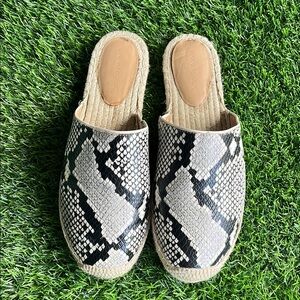 BANANA REPUBLIC Tan & Black Women’s Snake Print Espadrille Slide size 9